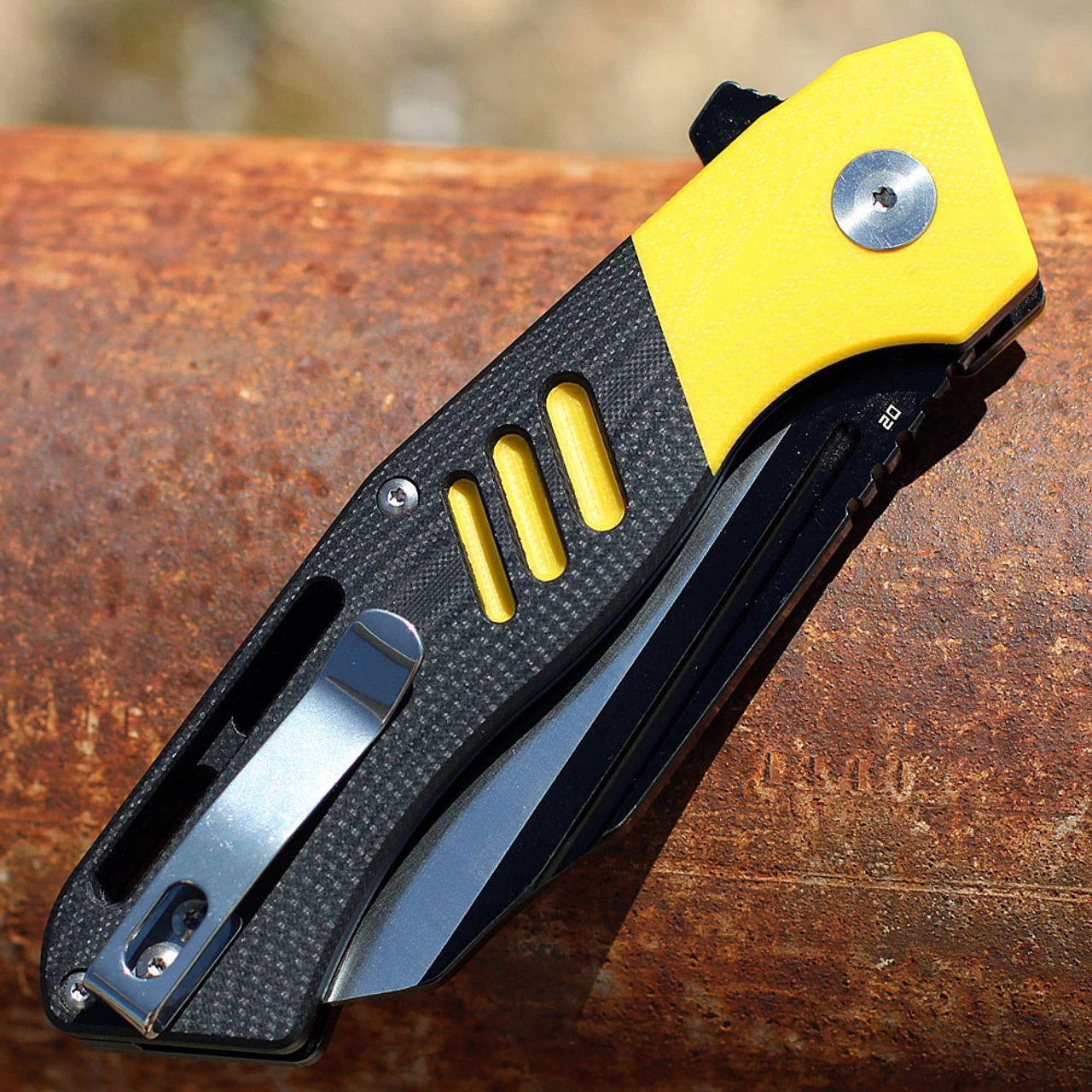 Bestech Rockface - Blk / Yellow G-10 (3.4" D2 Two Tone) BG46A 4 Bestech Rockface - Blk / Yellow G-10 (3.4" D2 Two Tone) BG46A - Image 4