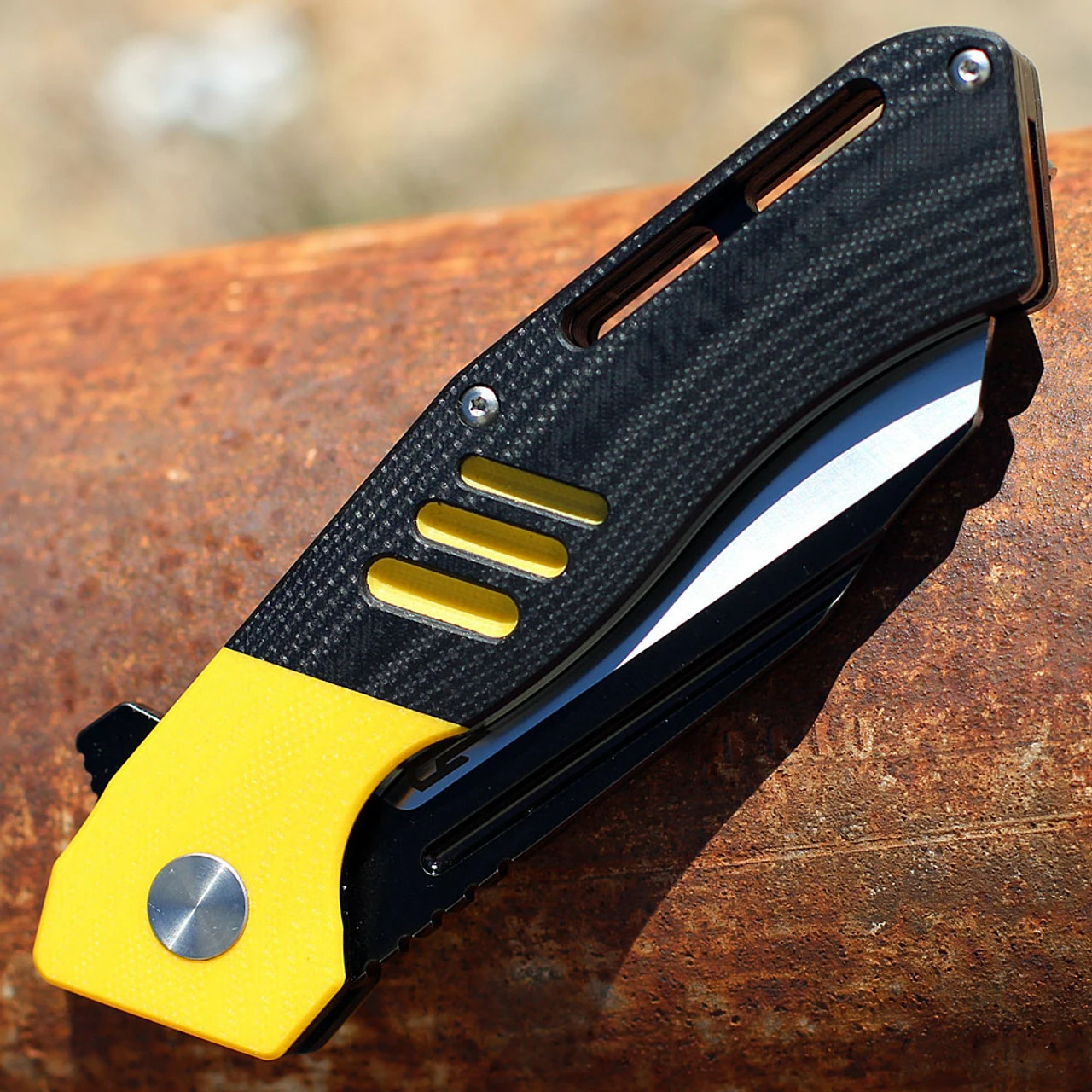 Bestech Rockface - Blk / Yellow G-10 (3.4" D2 Two Tone) BG46A 3 Bestech Rockface - Blk / Yellow G-10 (3.4" D2 Two Tone) BG46A - Image 3