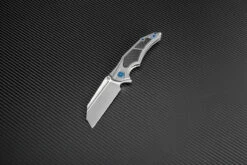 Artisan Apache ATZ1813GGYM, 3.82" M390 Plain Blade, Gray Titanium/Carbon Fiber Handle