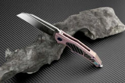 Artisan Apache ATZ1813GREM, 3.82" M390 Plain Blade, Rose Titanium/Carbon Fiber Handle 5 Artisan Apache ATZ1813GREM, 3.82" M390 Plain Blade, Rose Titanium/Carbon Fiber Handle -Knifeworks Sales Shop atz1813gres 1 1 57919.1566586059