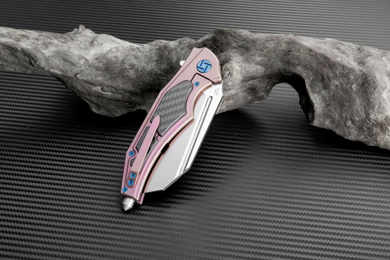 Artisan Apache ATZ1813GREM, 3.82" M390 Plain Blade, Rose Titanium/Carbon Fiber Handle 3 Artisan Apache ATZ1813GREM, 3.82" M390 Plain Blade, Rose Titanium/Carbon Fiber Handle - Image 3